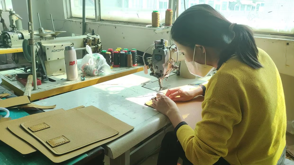 Custom Handbag Sample Making